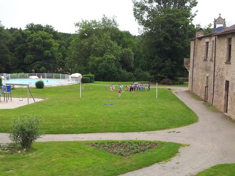 VVF Villages - Le Château sur La Vienne - Nedde - Camping Haute-Vienne - Image N°3